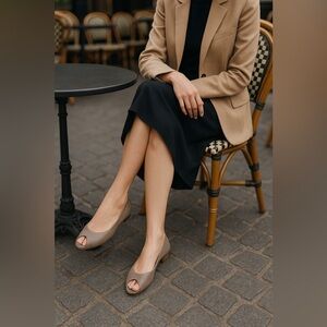 Bruno Magli Handmade in Italy Peep-Toe Flats-Taupe Textured Leather Size 7